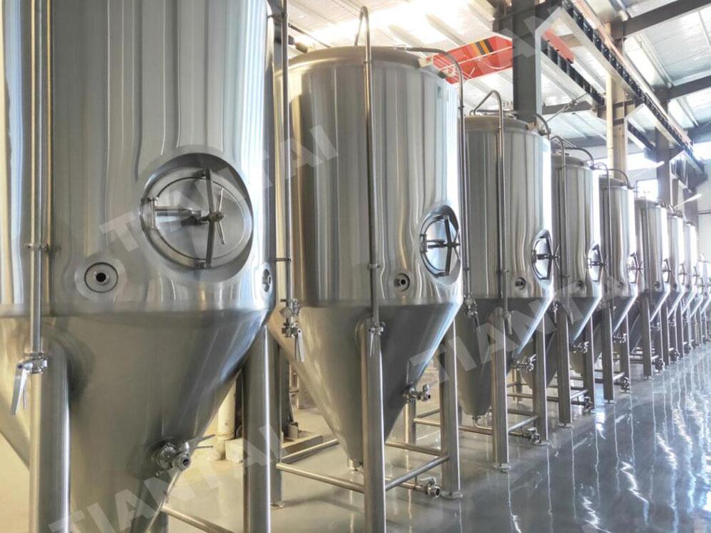 <b>Is dry hopping process happened in primary fermentation or secondary fermentation?</b>